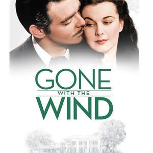 Può includere: Poster del film "Via col vento" con un uomo che bacia la guancia di una donna. Il titolo è in verde, con una villa bianca e alberi sullo sfondo. L'immagine ha un'estetica vintage.