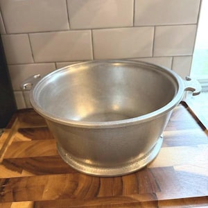 Maceta vintage de aluminio martillado de Guardian Service - Se vende por unidad