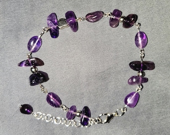 Pulsera con corazón de plata y cuentas de amatista