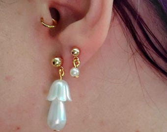 Pendientes de seta con perlas de imitación y detalle de gota