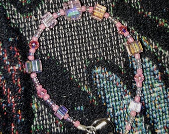 Pulsera llamativa de cuentas de cristal de hielo rosa