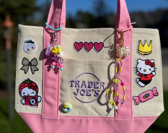 Bolso de mano estilo kawaii de Hello Kitty con dijes y broche