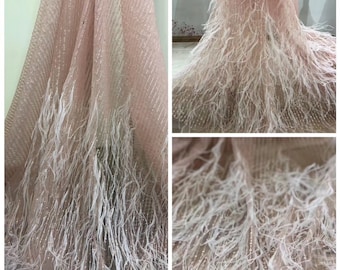 Blush rosa Pailletten-Tüll-Spitzenstoff mit Straußenfeder, 3D-Spitzenstoff mit Straußenfederfransen, 2019 Neuankömmling