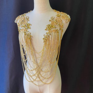 Gouden strass applique met kettingen voor kostuum, lichaamsjuwelen met franje, halsketting voor couture, lichaamsjurk met epauletten