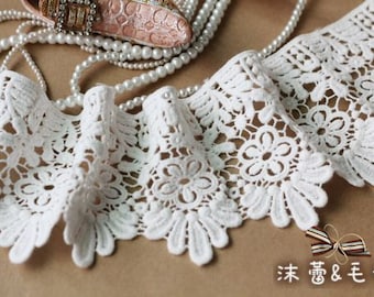 Off White Cotton Lace Trim, scalloped lace trim, retro floral lace trim, by the yard