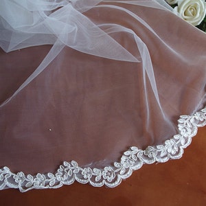 ivory Lace Trim, alencon lace, scalloped lace trim with small flowers, cg001b