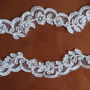 ivory Lace Trim, alencon lace, scalloped lace trim with small flowers, cg001b image 5