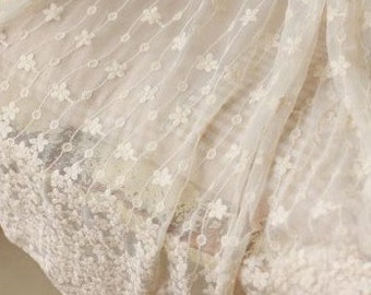 tissu en dentelle ivoire, tissu en dentelle de tulle brodé avec des fleurs