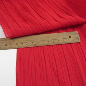 Red accordion pleated fabric, creased Chiffon fabric for dress