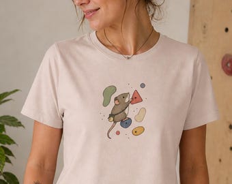 Camiseta feminina de tecido orgânico com estampa de rato escalador, camiseta divertida para escalada em boulder, camiseta minimalista para escaladoras, presente ideal para quem pratica escalada em boulder e atividades ao ar livre.