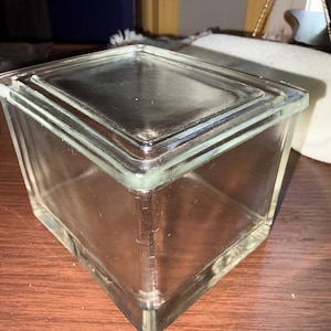 Vintage Clear Glass Refrigerator Style Dish with Lid, Industrial Wheaton Laboratory Slide Staining Trough,Heavy Primitive Vanity Trinket Box