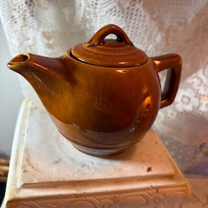 Makellose Vintage McCoy-Keramik Individuelle braune Teekanne - 11,5 cm - Keine Haarrisse