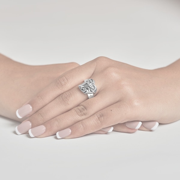 Special Designer Arthritis Ring with Filigree Pattern