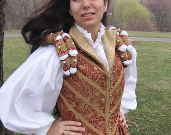 Ladies&#39; Elizabethan Cotton Partlet Chemise