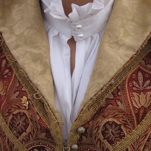 Ladies&#39; Elizabethan Linen Partlet Chemise