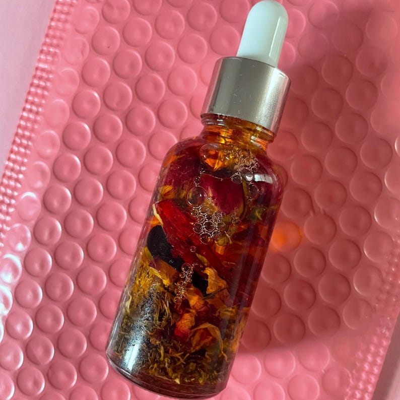 Love Attraction Oil | Aphrodisiac Ritual Oil | Desire, Confidence & Divine Feminine Energy | 30ml image 1