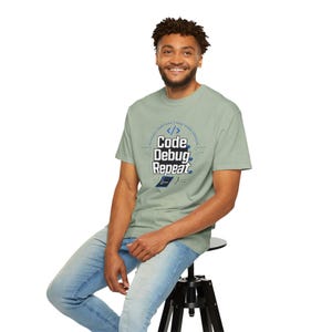 コードデバッグリピートTシャツ｜プログラミングコーディングTシャツ、テクノロジーユーモア 画像 12