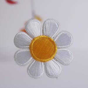 prästkragelapp, vit blomma, blomma, strykapplikation, broderad