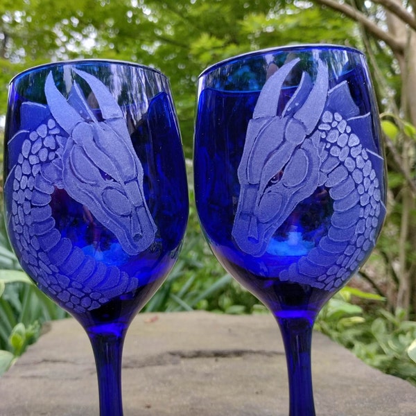 dragons ! wine glasses handmade cobalt blue dragon engraved custom wine glass   engraved wine glass wine glasses goblets royal blue clear