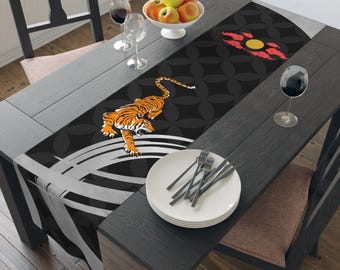 Ilustración tradicional de tigre y luna para pared y camino de mesa | Patrón de olas negras con motivos japoneses