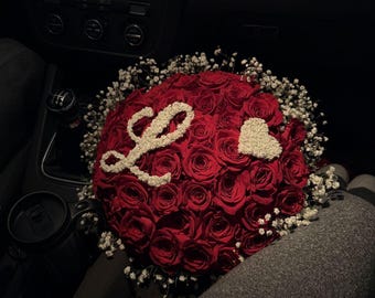 Ramo de 40 Rosas Rojas (Naturales o Eternas). Ramo con Inicial Personalizado para Ella. Regalo de Aniversario, Día de la Madre, Graduación, Cumpleaños. Ramo De Rosas Rojas