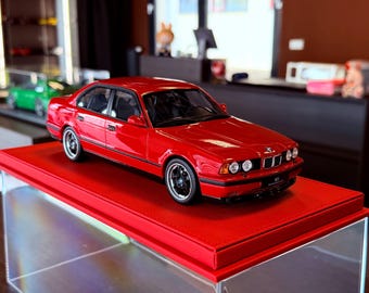 BMW E34 M5 20 Jahre 1992 Mugello Red Modelo a escala 1/18 de Otto Mobile