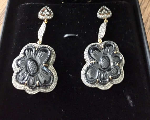 Gothic High Relief Carved Black Onyx Lotus Flower… - image 1