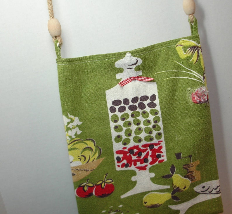 Olives and more Green Mid Century Modern Design Shoulder bag Upcycled Vintage Martex Towel Lined Natural rope handle w wood beads