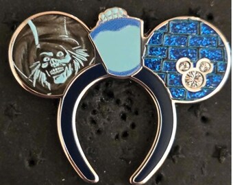 Super rare hatbox ghost super chaser trading pin from hidden mystery set wave a 2026 Walt Disney world