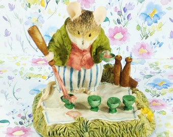 Brambly Hedge Border Fine Arts Dusty Pushing Pram BH75 - Excellent