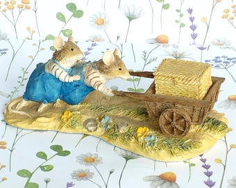 ボーダーファインアーツ ブランブリーヘッジ Dusty pushing Pram Brambly Hedge Border Fine Arts Dusty Pushing Pram BH75 - Excellent