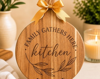Tagliere rotondo in legno personalizzato con incisione / Decorazione da cucina personalizzata, regalo per l'inaugurazione della casa