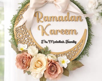 Ghirlanda in legno per Ramadan Kareem / Decorazione a forma di mezzaluna con accenti floreali / Elegante decorazione per la casa per il Ramadan
