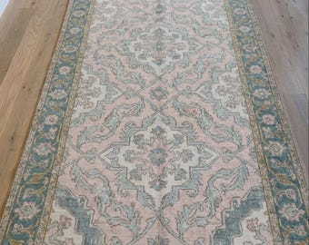 Alfombra Oushak vintage anudada a mano, alfombra rosa pastel y verde azulado, alfombra oriental con medallón floral, alfombra de estilo turco desgastada, alfombra de lana suave.