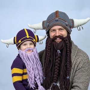 Hand-Crocheted Viking Horn Beanie with Detachable Beard, Nordic Warrior Hat, Cosplay Costume