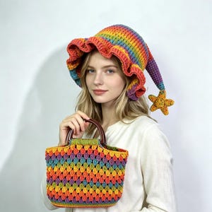 Conjunto de gorro e bolsa de elfo arco-íris em crochê | Presente boho feito à mão para ela