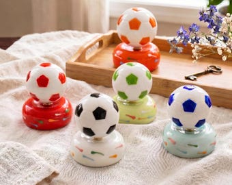 Fotbollsspinner skrivbordsleksak, fotbollsfidget skrivbordsdekor, kawaii sportfigur, stresslindrande present för fotbollsälskare