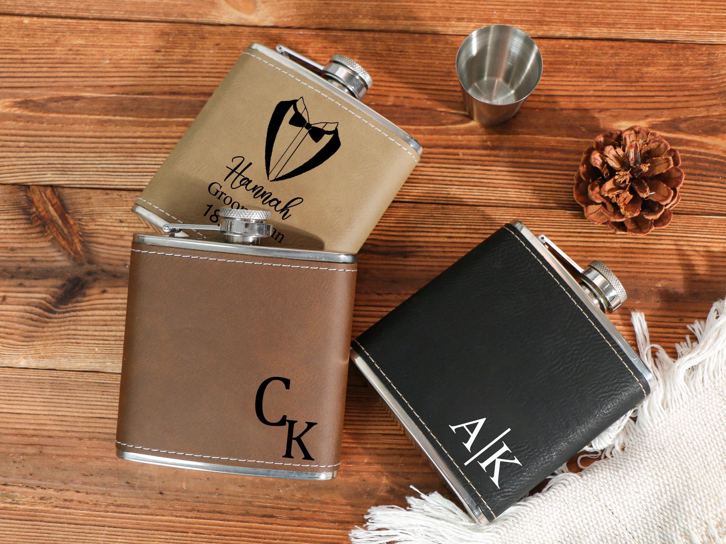 Petacas personalizadas para padrinos de boda, regalo para padrinos, petaca para padrinos, petaca personalizada, petaca negra, regalos para padrinos de