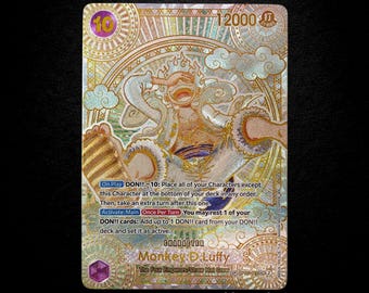 Puede incluir: Una tarjeta coleccionable con Monkey D. Luffy de la tripulación de los Cuatro Emperadores/Sombrero de Paja. La tarjeta tiene una combinación de colores dorados y morados con el texto "OP Maker" y "Proxy-Not official". La tarjeta tiene un valor de 12000.