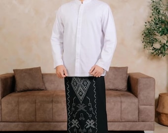 Premium Indonesian Batik Sarong - Midnight Black Traditional Men's Waist Wrap - Authentic Handcrafted Cotton Tube Skirt for Prayer & Art