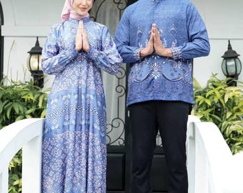 Akasya Blue Family Batik Set - Passende indonesische Batik Outfits für Paare und Kinder - Premium Cotton Blue Floral Ethnic Wear für Events