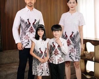 Conjunto familiar Kamala White - Batik Sarimbit indonesio de primera calidad - Camisa para hombre, vestido para mujer, conjunto para niños a juego para bodas, Eid y bautizos.