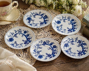 Juego de 5 platillos vintage Blue Onion de Norman Woods Fine China Seymour Mann Japan, azul y blanco, estilo Cottagecore.