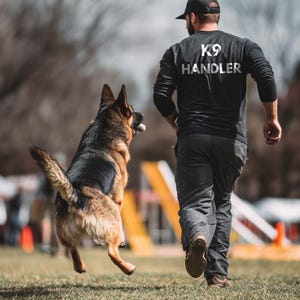 Maglietta a maniche lunghe per addestratori di cani da lavoro, equipaggiamento tattico.