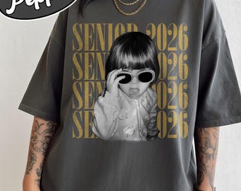 Personalised Vintage Photo And Year Senior Shirt: Custom Graduate Picture Shirt, Class of 2026 Graduation Gift, Retro Senior Boy Girl Shirt