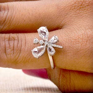 Anello con diamante a forma di farfalla, taglio a pera, creato in laboratorio, impilabile, gioiello da sposa, fede nuziale in oro bianco ispirata alla natura, regalo di anniversario per donna