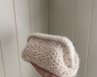 Jasmine stitch clutch oppskrift