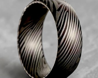 Anello in acciaio inossidabile Damasco nero, fede nuziale da uomo, anello testurizzato, anello minimalista da uomo, fede nuziale moderna per uomo