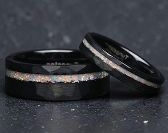 Fede nuziale in tungsteno nero con opale, anello con intarsio in opale bianco fuoco, anelli in tungsteno per lui e per lei, fede nuziale da uomo con opale, anello da 6 mm e 8 mm