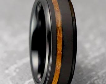 Aloha, anello Koa, anello in tungsteno nero, anello in legno hawaiano, anello nero opaco, anello di fidanzamento in legno, fede nuziale, anello per uomo, Thorum